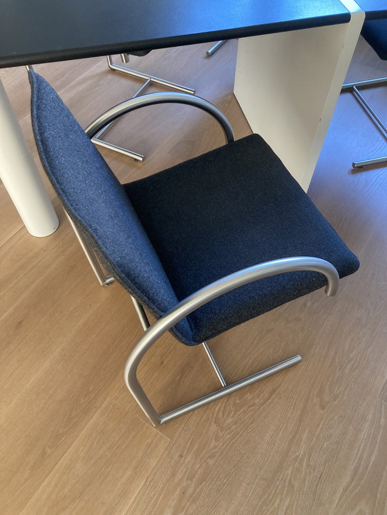 Image 1 of Castelijn kite table +4x dining chair