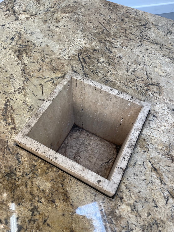 Image 1 of Marble coffee table with centerpiece