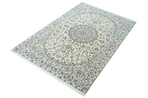 Hand-knotted Nain 9 La Oriental Rug With Silk