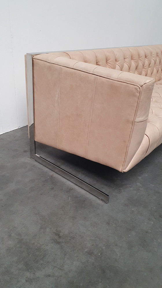 Image 1 of canapé chesterfield vintage design cuir beige camel modèle cube