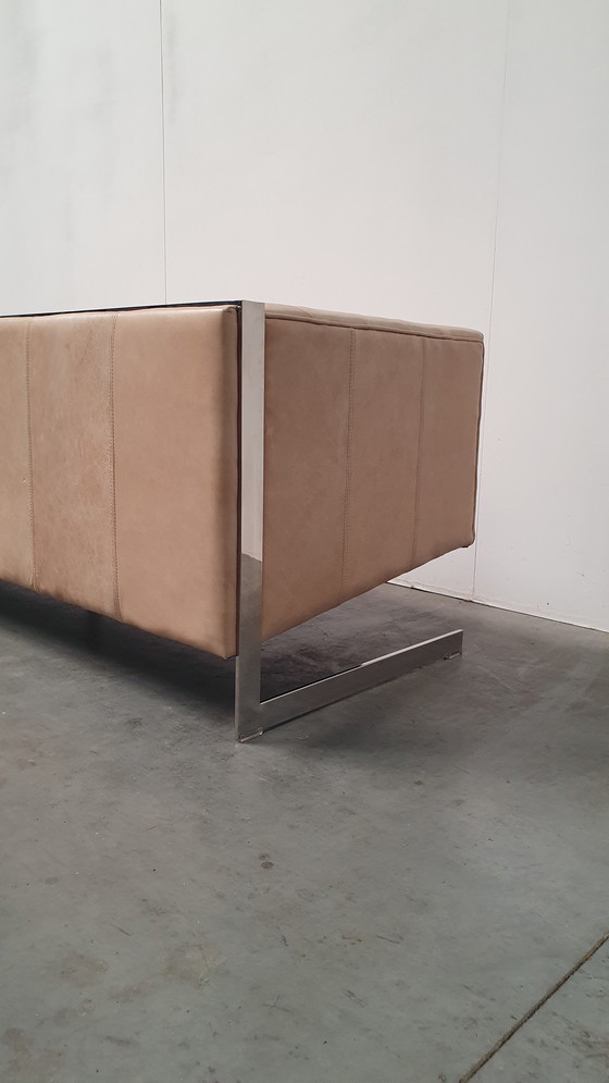 Image 1 of canapé chesterfield vintage design cuir beige camel modèle cube