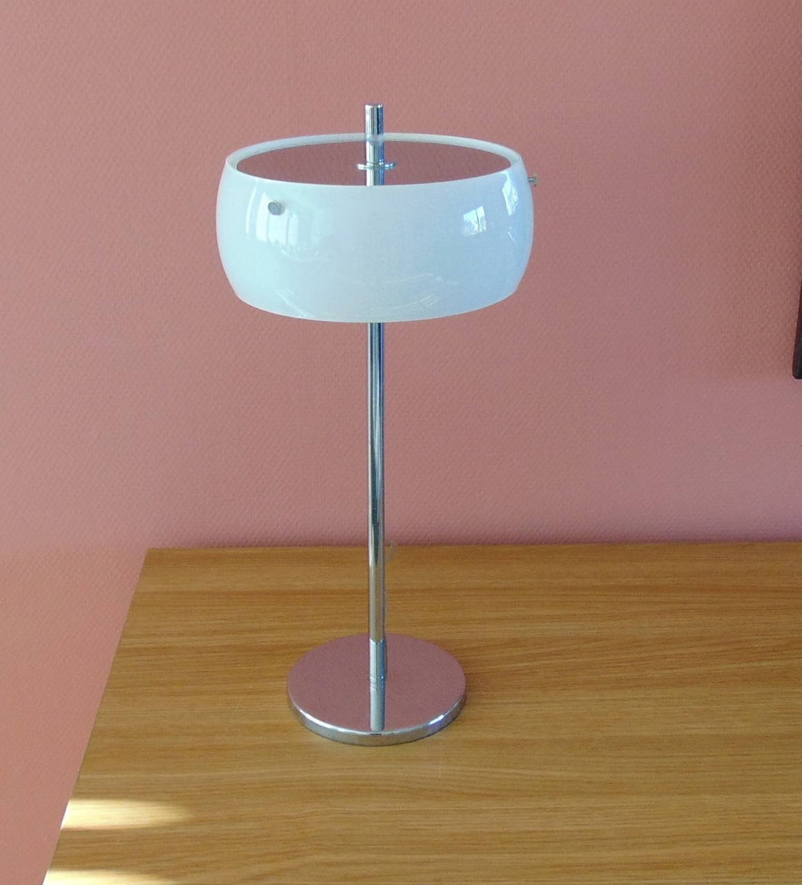 Lámpara de mesa.