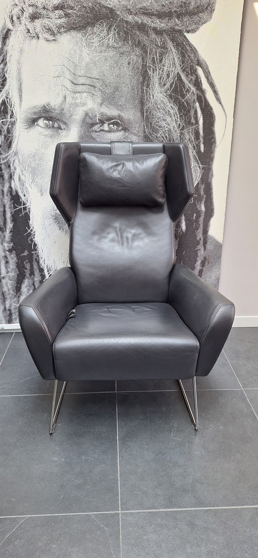 Fauteuil en cuir noir Swedese