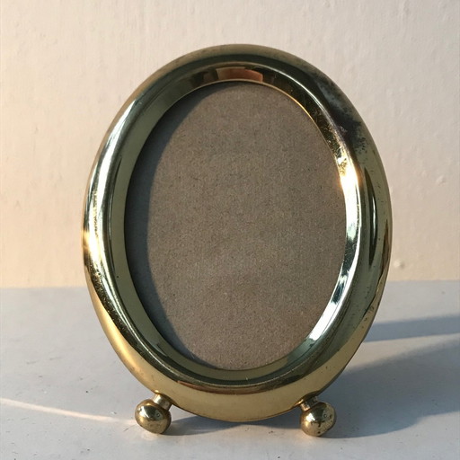 Photo Frame Oval On Spherical Legs