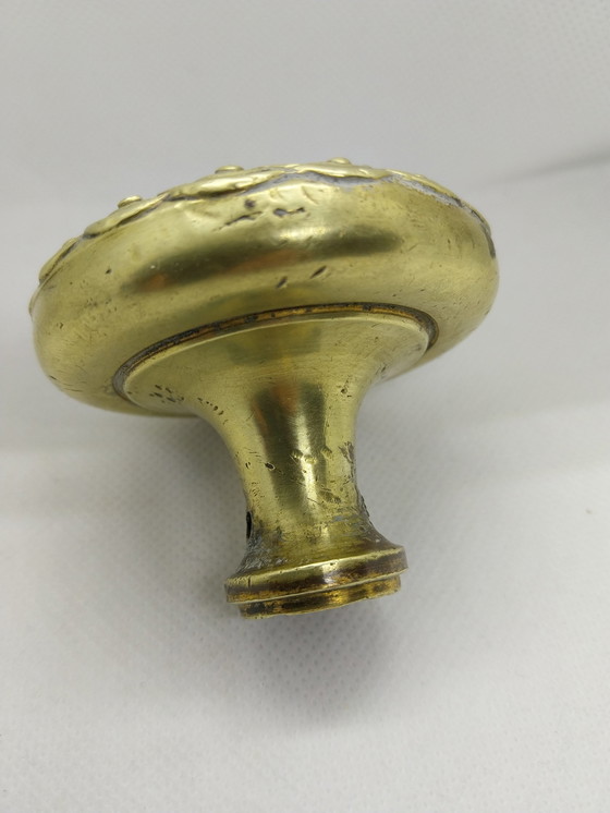 Image 1 of Pomello per porta in ottone