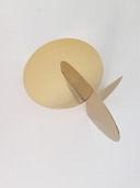 Scultura architettonica in metallo color oro