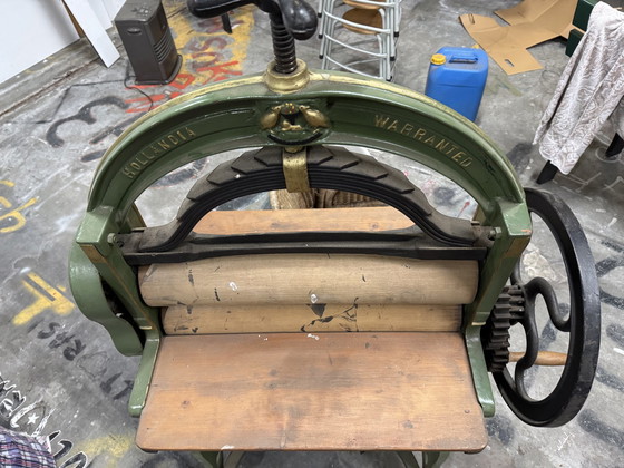 Image 1 of Mangano retrò antico - Pressa per cera vintage in verde - Hollandia