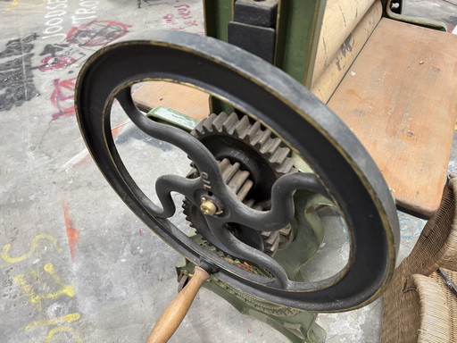 Antique Retro Mangles - Vintage Wax Press In Green -Hollandia