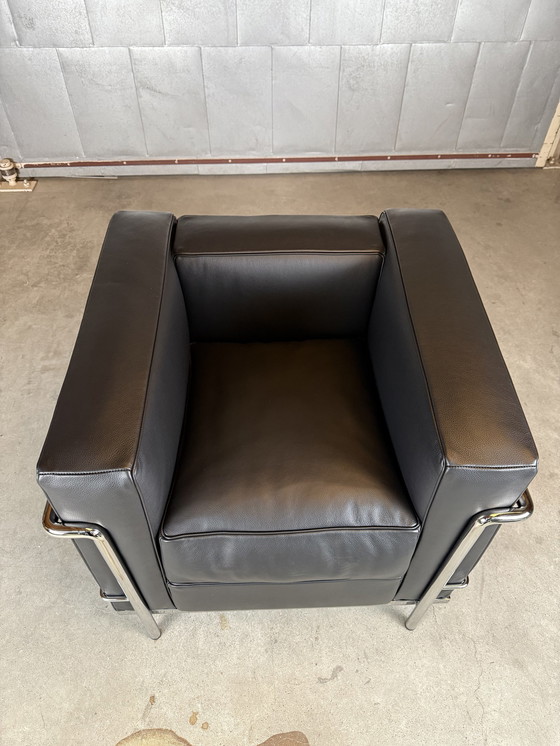 Image 1 of Poltrona Cassina Lc2 Le Corbusier in pelle nera/cromata