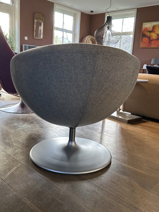 Image 1 of Gelderland Swivel Armchair Reupholstered 5 Years Aged With Kvadrat Hallingdal 65 166 Black Cream White.