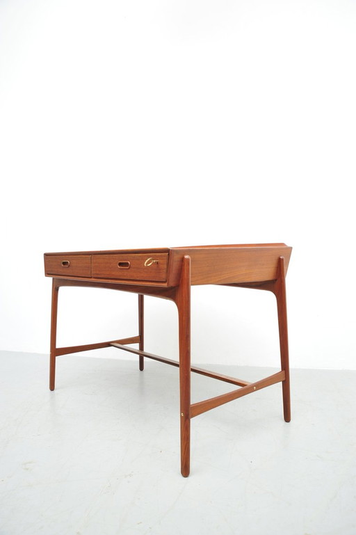 Svend Aage Madsen Bureau Modèle 200 En teck 1958