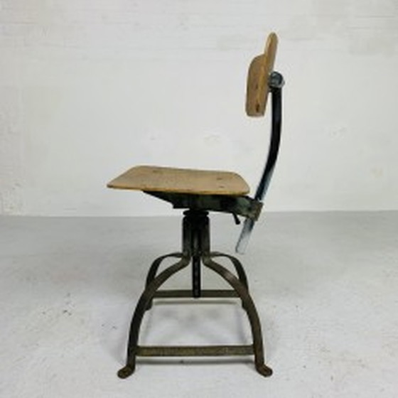 Image 1 of Chaise industrielle, tabouret, chaise d'atelier par Bienaise - années 1950