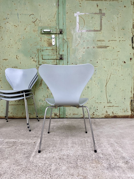 Image 1 of 4x Dining Chair 3107 by A. Jacobsen for Fritz Hansen, Denmark, 1989