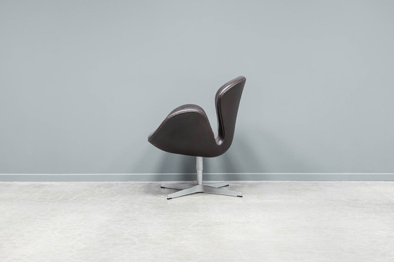 Image 1 of Swan Chair