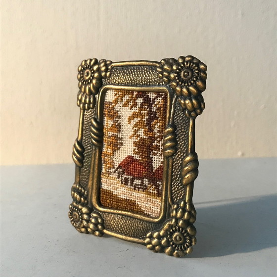 Image 1 of Cornice in rame con bordo a girasole