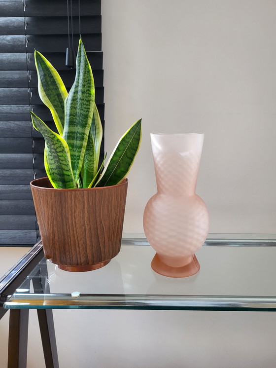 Image 1 of Midcentury Italian design frosted glass vase Empoli, Italy from the 1960s