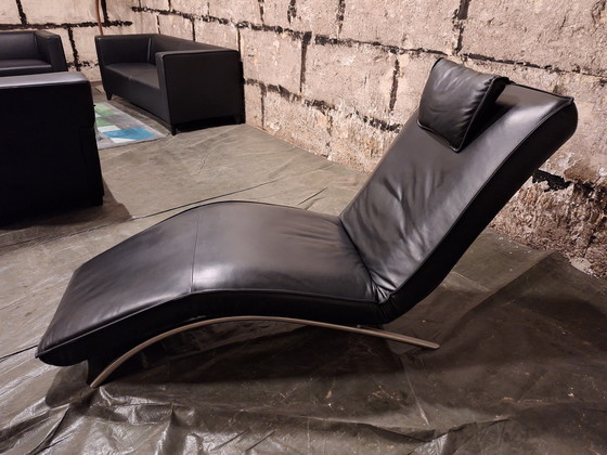 Image 1 of Konoir Electrically adjustable, black leather recliner