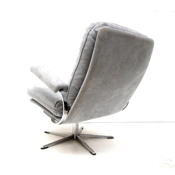 Image 1 of Fauteuil vintage avec revêtement en daim gris fabriqué dans les années 1970