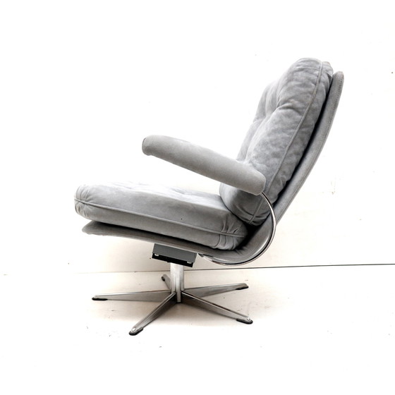 Image 1 of Fauteuil vintage avec revêtement en daim gris fabriqué dans les années 1970