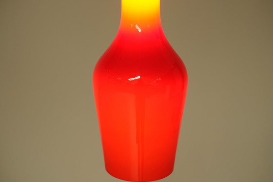 Image 1 of Lampe suspendue italienne vintage en opaline rouge - 1960