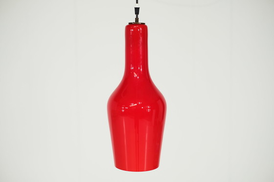 Image 1 of Lampe suspendue italienne vintage en opaline rouge - 1960
