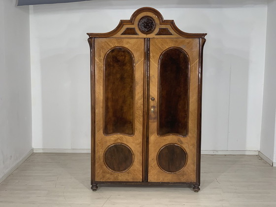 Image 1 of Louis philippe armoire à vêtements armoire à linge antique vers 1880