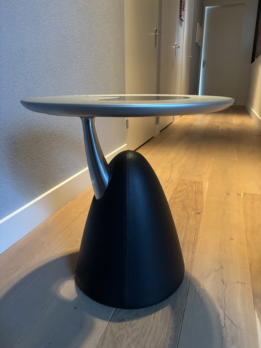 1 X Leolux Cherubino Side Table