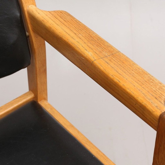 Image 1 of Coppia di poltrone vintage in similpelle e legno