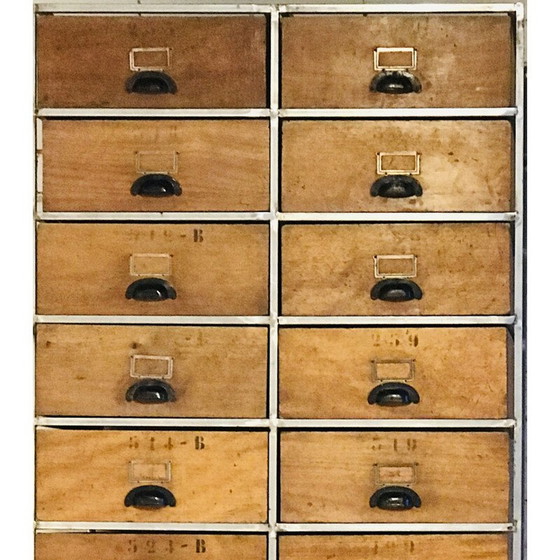 Image 1 of Vintage light wood chest of drawers