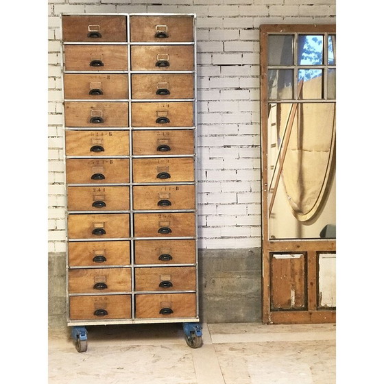 Image 1 of Vintage light wood chest of drawers