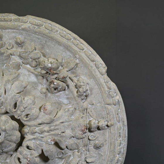 Image 1 of Ceiling ornament on pedestal (large)