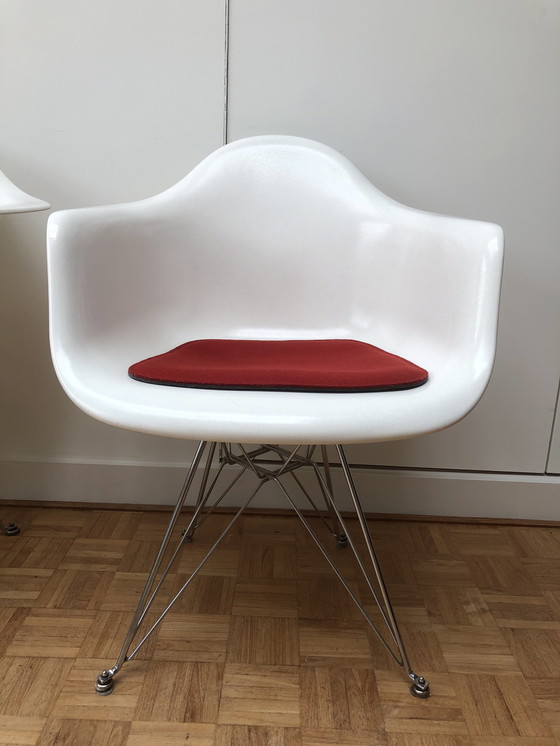 Image 1 of 4x Modernica DAR chairs