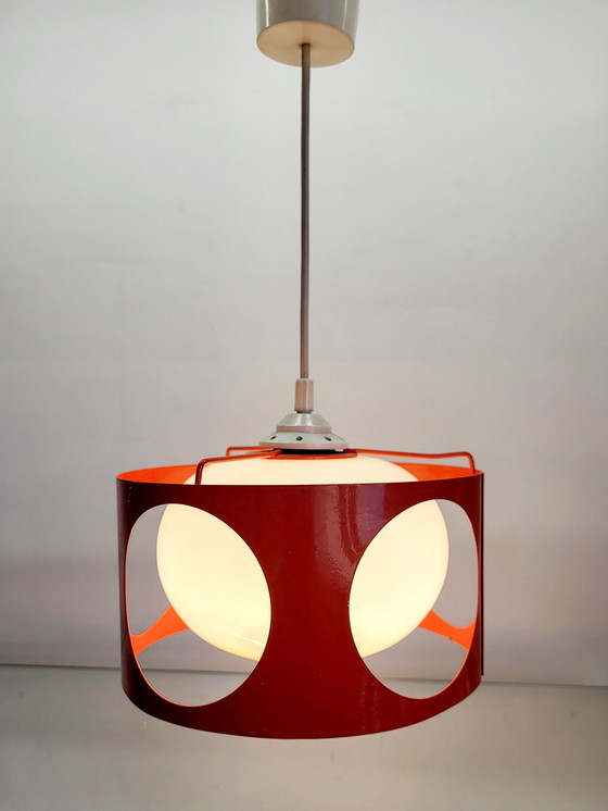 Image 1 of Lampada a sospensione Space Age, metallo arancione, sfera in vetro opalino, anni &#39;60-&#39;70