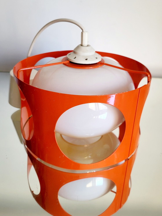 Image 1 of Lampada a sospensione Space Age, metallo arancione, sfera in vetro opalino, anni &#39;60-&#39;70