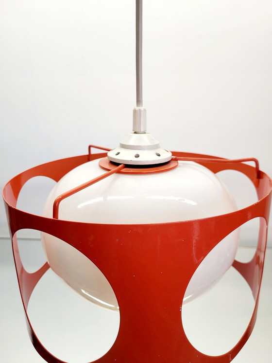Image 1 of Lampada a sospensione Space Age, metallo arancione, sfera in vetro opalino, anni &#39;60-&#39;70