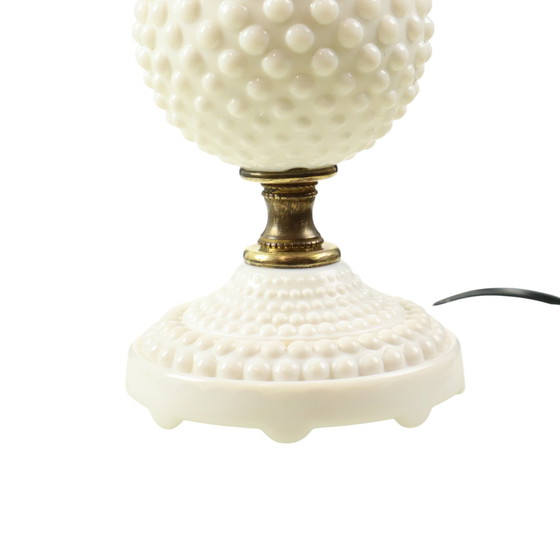 Image 1 of Lampada da tavolo vintage in vetro lattimo e ottone 