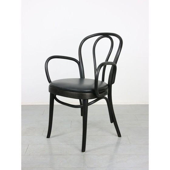 Image 1 of Sedia vintage n. 18 in pelle nera con braccioli di Michael Thonet