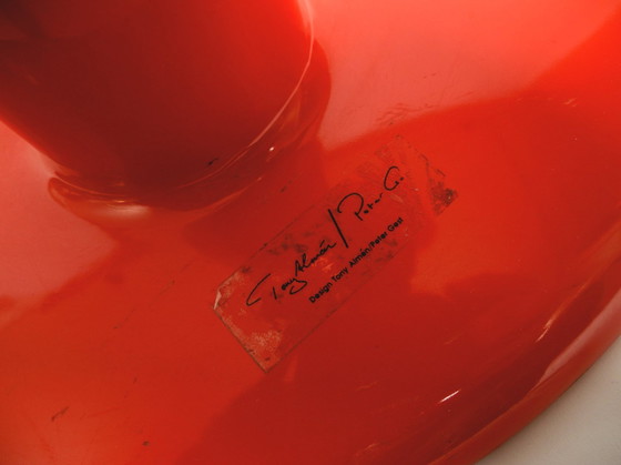 Image 1 of Due grandi sculture astratte in metallo rosso da pavimento, in edizione limitata, di Tony Almén e Peter Gest per Ikea, 1990 