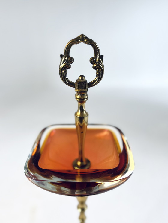 Image 1 of Cendrier à piédestal en laiton et verre de Murano