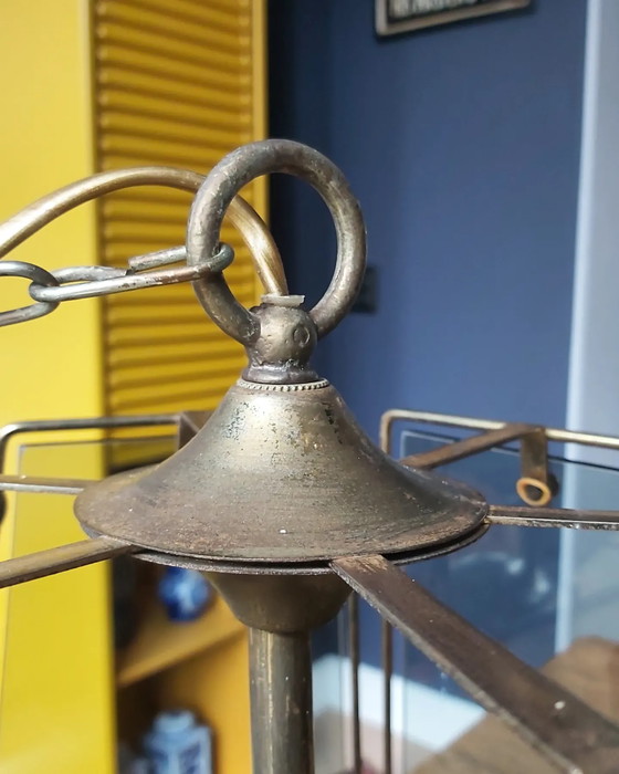 Image 1 of Lampe suspendue vintage en laiton avec verre fumé