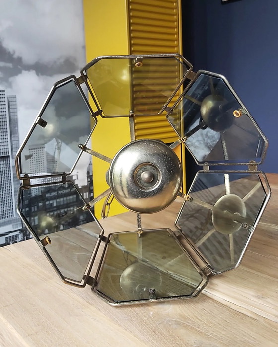 Image 1 of Lampe suspendue vintage en laiton avec verre fumé