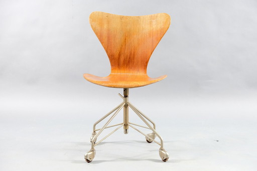 Fritz Hansen teak office chair Arne Jacobsen