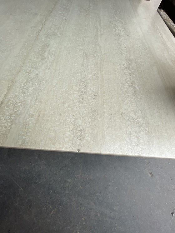 Image 1 of Table basse vintage en travertin