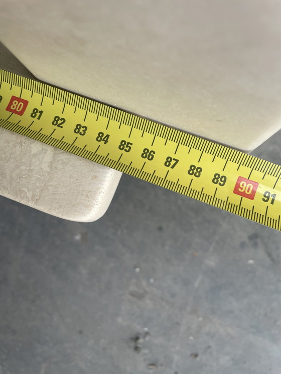 Image 1 of Table basse vintage en travertin