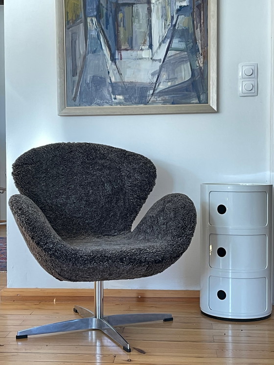 Image 1 of Arne Jacobsen Swan Chair