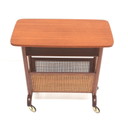 Cestino portariviste/tavolino laterale vintage di design danese, realizzato negli anni '60