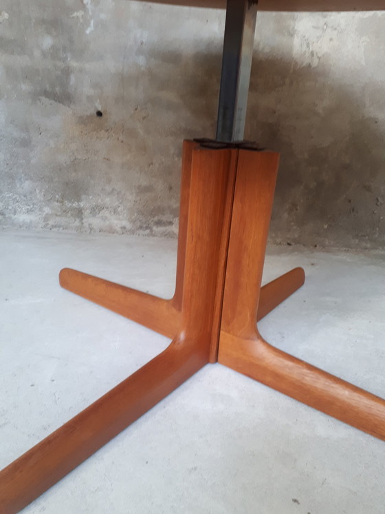 Image 1 of Table ronde danoise vintage