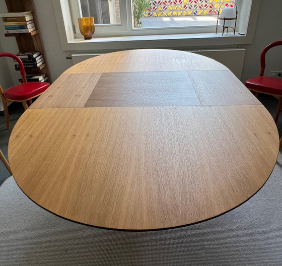 Image 1 of Leolux Calbuco table