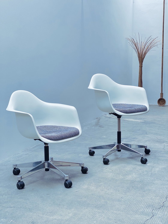 Image 1 of 2x Eames Vitra PACC swivel chair height-adjustable chair white