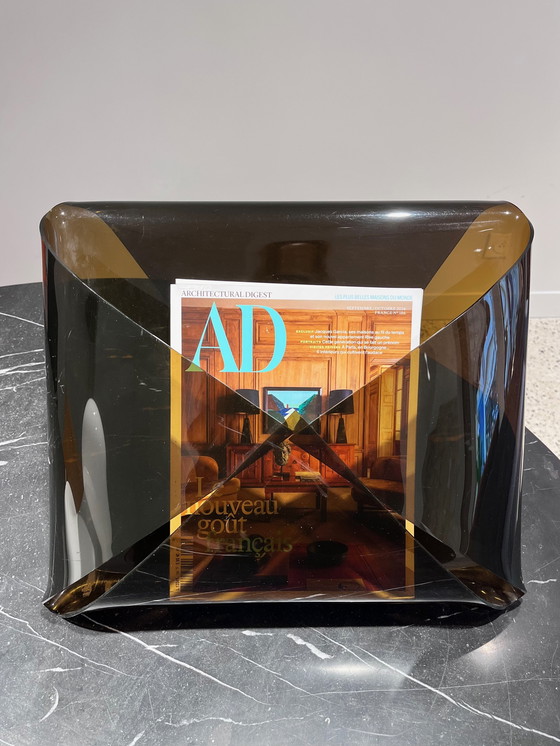 Image 1 of Revistero de plexiglás ahumado, circa 1970.